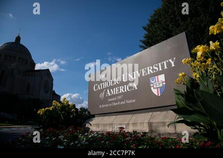 Washington, États-Unis. 19 août 2020. Une vue générale du campus de l'Université catholique d'Amérique (CUA) et de la Basilique du Sanctuaire national de l'Immaculée conception à Washington, DC, le 19 août 2020 dans le contexte de la pandémie du coronavirus. Après que plusieurs universités ont annulé les plans d'apprentissage en personne cette semaine en raison de la croissance rapide des épidémies de COVID-19, l'AEC a poursuivi ses projets visant à organiser des cours sur le campus uniquement pour les jeunes. (Graeme Sloan/Sipa USA) Credit: SIPA USA/Alay Live News Banque D'Images