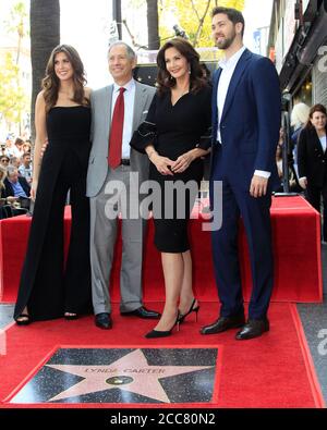 LOS ANGELES - APR 3: Jessica Altman, Robert A Altman, Lynda carter, James Altman à la cérémonie des étoiles de Lynda carter sur le Hollywood Walk of Fame le 3 avril 2018 à Los Angeles, CA Banque D'Images