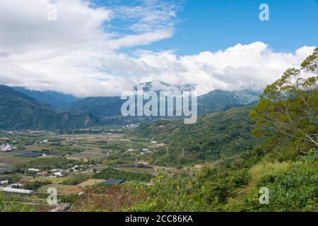 Taitung, Taïwan - magnifique vue panoramique depuis la zone de montgolfière des Highlands de Luye. Un célèbre site touristique dans le canton de Luye, comté de Taitung, Banque D'Images