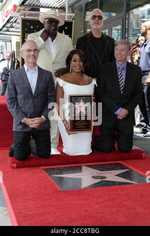 LOS ANGELES - JUL 11: Mitch O'Farrell, Cedric The Entertainer, Niecy Nash, Ryan Murphy, Leron Gubler à la Niecy Nash honoré avec une étoile sur le Hollywood Walk of Fame le 11 juillet 2018 à Los Angeles, CA Banque D'Images