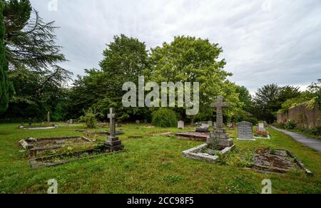 Cimetière de l'église St Bartholomew à Otford, Kent, Royaume-Uni. L'église Saint-Bartholomée d'Otford est un bâtiment classé de classe 1. Banque D'Images