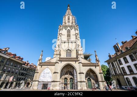 Berne Suisse , 27 juin 2020 : façade grand angle vue de l'église protestante de Berne Minster Saint-Vincent bâtiment une cathédrale réformée suisse à Berne Banque D'Images