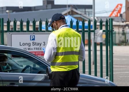 Aéroport de Londres Southend, Essex, Royaume-Uni. 20 août 2020. Un parking COVID-19 dans la station d'essai utilise un parking à l'aéroport Banque D'Images