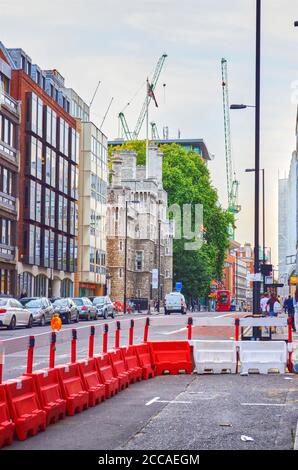 Londres, Grande-Bretagne - 01 août 2015 : vue d'une scène typique avec des sites de construction à Londres. Banque D'Images