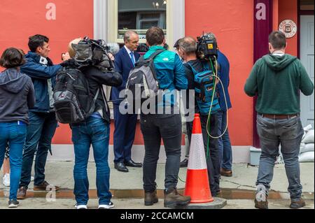 Skibbereen, West Cork, Irlande. 20 août 2020. Un Taoiseach Micháel Martin a rendu visite aux victimes des inondations de la nuit dernière à Skibbereen. Crédit : AG News/Alay Live News Banque D'Images