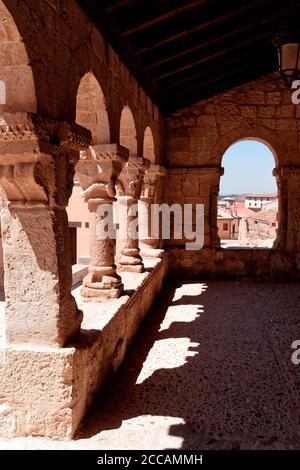 San Esteban de Gormaz, Espagne. Église de San Miguel. Cette église romane du XIe siècle est considérée comme le plus ancien bâtiment roman de Soria Banque D'Images