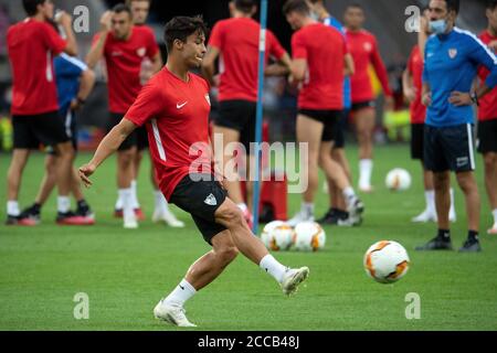 Cologne, Allemagne. 20 août 2020. Football: Europa League, entraînement avant la finale Inter Milan - Sevilla FC au stade Rhein Energie: Sergio Reguilon de Séville en action pendant la finale. Credit: Federico Gambarini/dpa/Alay Live News Banque D'Images