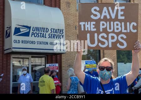 Detroit, Michigan, États-Unis. 20 août 2020. Un rassemblement pour sauver le service postal des États-Unis. Le rassemblement a eu lieu à l'extérieur de la filiale Old Redford du service postal des États-Unis, qui a été menacé de fermeture. Crédit : Jim West/Alay Live News Banque D'Images