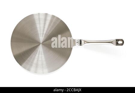 Diffuseur de chaleur en acier inoxydable isolé sur blanc. Ustensile de cuisine pour cuisinière à induction permet d'utiliser des ustensiles de cuisine de petit diamètre ou non ferromagnétiques. Banque D'Images