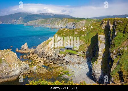 Panoramique à l'est des falaises de Loiba, vue depuis la plus belle rive du monde. Galice, Espagne Banque D'Images