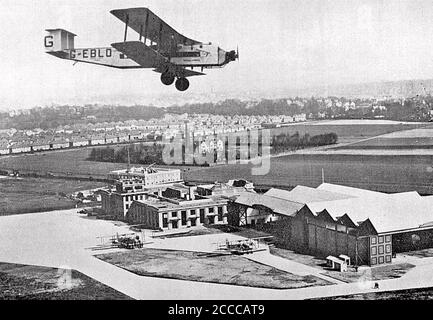 IMPERIAL AIRWAYS Armstrong Whitworth Argosy avion G-EBLO ville de Birmingham au-dessus de l'aéroport de Croydon en 1926 l'année où il est entré en service avec la compagnie aérienne. Il s'est terminé par un accident en 1948. Banque D'Images