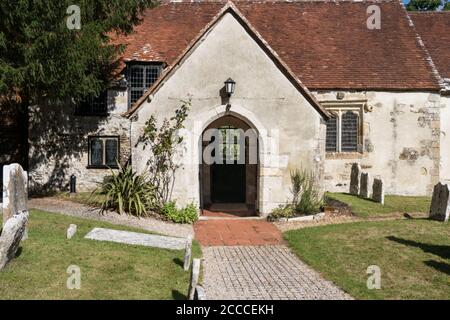 Église Saint-Nicolas à Brockenhurst et aux tombes de guerre de Nouvelle-Zélande Banque D'Images