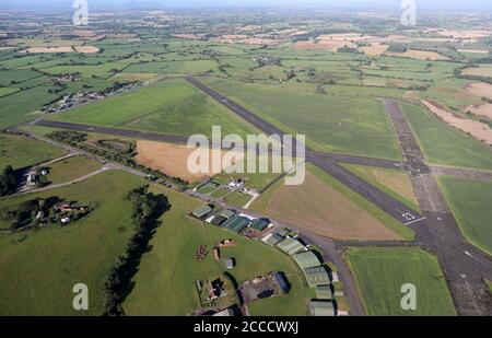 Vue aérienne de Sleap Airfield dans le Shropshire Banque D'Images