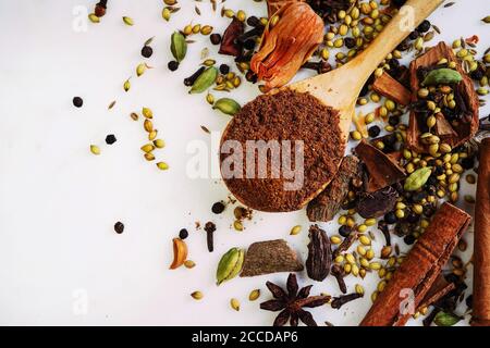 Masala de Garam maison poudre / mélange d'épices indiennes, sélectif Banque D'Images