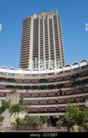 Frobisher Crescent's Sculpture court, The Barbican Exhibition Centre, Silk Street, Londres, EC1, Angleterre, ROYAUME-UNI Banque D'Images