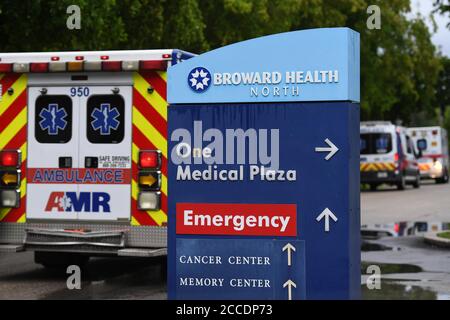 , fort Lauderdale, FL - 20200717-vue générale de l'hôpital de santé de Broward et des magasins locaux comme cas de COVID-19 continuent d'augmenter UNE vue générale de l'hôpital de Broward alors que le ministère de la Santé de Floride a confirmé vendredi 11,000 nouveaux cas de COVID-19 en une seule journée. -PHOTO: Hôpital de santé Broward -PHOTO par: INSTARimages.com c'est une image éditoriale, de droits gérés. Veuillez contacter instar Images LLC pour obtenir des informations sur les droits et les frais de licence à l'adresse sales@instarimages.com ou appelez le +1 212 414 0207 cette image ne peut être publiée d'aucune manière qui est, ou pourrait être considérée comme, diffamatoire, diffamatoire, Banque D'Images