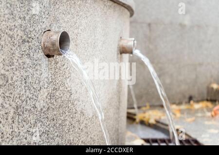 Prise publique d'eau minérale à Luso, Portugal, Europe Banque D'Images