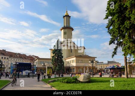 Ivano-Frankivsk, Hôtel de ville, Hôtel de ville, place Rynok (marché) à Ivano-Frankivsk Oblast, Ukraine Banque D'Images