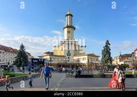 Ivano-Frankivsk, Hôtel de ville, Hôtel de ville, place Rynok (marché) à Ivano-Frankivsk Oblast, Ukraine Banque D'Images