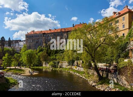 Cesky Krumlov, Krumau, CZ, Tchèque, Moldau, ville de l'UNESCO, Europe, Bohême, Château Cesky Krumlov avec le coude de la rivière Moldau, Banque D'Images