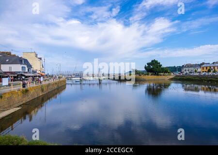 Binic-Etables-sur-Mer, France - 24 août 2019 : Binic est une commune et un petit port de pêche en bord de mer dans le département des Côtes-d'Armor en Bretagne Banque D'Images