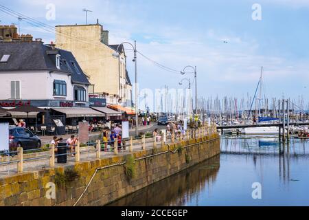 Binic-Etables-sur-Mer, France - 24 août 2019 : Binic est une commune et un petit port de pêche en bord de mer dans le département des Côtes-d'Armor en Bretagne Banque D'Images