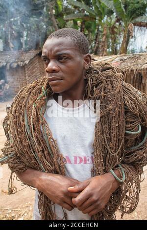 Tribu pygmée de la réserve forestière de Dzanga-Sanha, République centrafricaine Banque D'Images