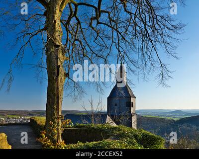 Europe, Allemagne, Hesse, Wettenberg, Giessener Land, Lahn-Dill-Kreis, Lahn-Dill-Bergland nature Park, Château de Gleiberg, vue depuis la cour du château t Banque D'Images