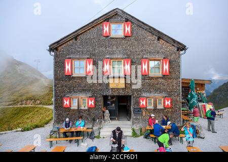 Autriche, Montafon, Schruns, Hochjoch, la cabane Wormser du club alpin allemand (DAV). Banque D'Images