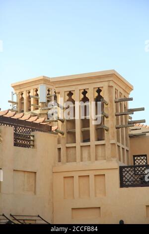 Tour de refroidissement arabe traditionnelle à Dubaï, Émirats arabes Unis Banque D'Images