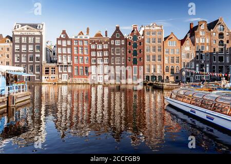 Maisons sur Damrak à Amsterdam, pays-Bas Banque D'Images