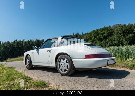 Breuberg, Hessen, Allemagne, Porsche 911 type 964, Carrera 2 Targa, année 1991, 250 ch, 3600 ccm. Banque D'Images