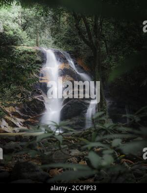 Vue panoramique de la cascade de Kanching en Malaisie Banque D'Images