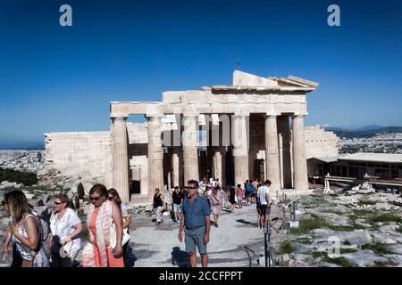 ATHÈNES, GRÈCE - 29 JUIN 2018: À l'Acropole d'Athènes est toujours bondé - c'est le monument le plus visité de l'antiquité en Grèce Banque D'Images