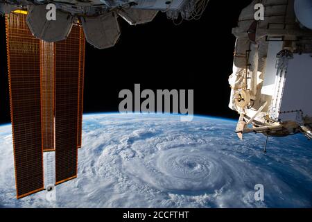 ISS - 19 août 2020 - l'ouragan Geneviève est photographié au large de la côte Pacifique du Mexique depuis la Station spatiale internationale - photo : Geopix/NASA/Alamy Banque D'Images
