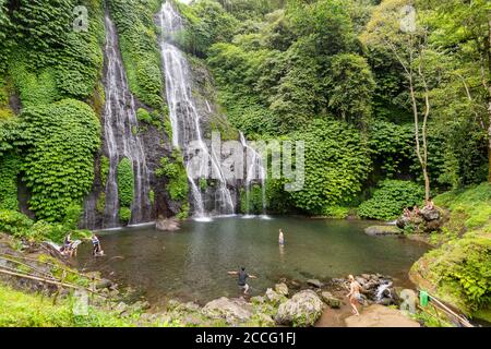 Banyumala Twin Waterfall est l'une des plus belles chutes d'eau de Bali, en Indonésie. Malgré sa beauté naturelle incroyable, Banyumala cascade encore Banque D'Images