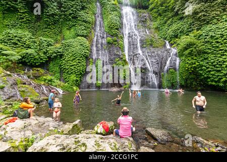 Banyumala Twin Waterfall est l'une des plus belles chutes d'eau de Bali, en Indonésie. Malgré sa beauté naturelle incroyable, Banyumala cascade encore Banque D'Images