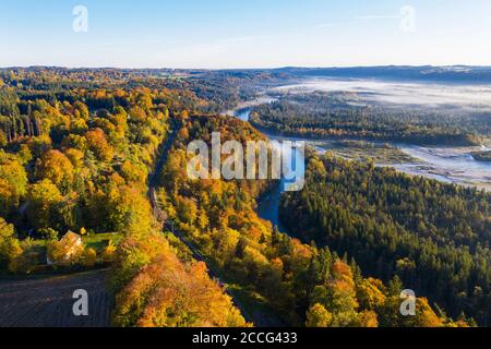 Embouchure du Loisach dans l'Isar, Pupplinger au, réserve naturelle d'Isaraüen, près de Wolfratshausen, photo aérienne, haute-Bavière, Bavière, Allemagne Banque D'Images