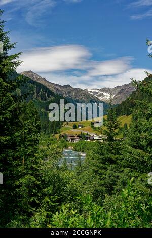 Paysage sur la Schwarzach dans la vallée de Defereggen près de Sankt Jakob, Parc national Hohe Tauern, Tyrol oriental, Tyrol, Autriche Banque D'Images