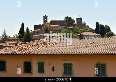 Jolie église ancienne à Montecatini Alto, Toscane Italie en été Banque D'Images