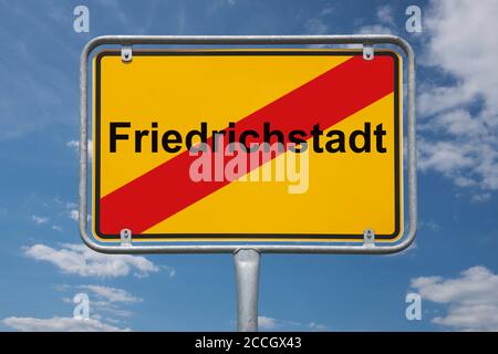 Ortstafel Friedrichstadt, Schleswig-Holstein, Allemagne | panneau de nom de lieu Friedrichstadt, Schleswig-Holstein, Allemagne, Europe Banque D'Images