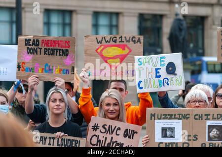 Glasgow, Écosse, Royaume-Uni. 22 août 2020. Démonstration Save Our Children à George Square. Credit: SKULLY/Alay Live News Banque D'Images