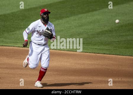 Washington, États-Unis. 22 août 2020. Josh Harrison, deuxième baseur des Washington, a frappé la première base contre les Miami Marlins à Nationals Park le samedi 22 août 2020 à Washington, DC. Photo par Tasos Katopodis/UPI crédit: UPI/Alay Live News Banque D'Images