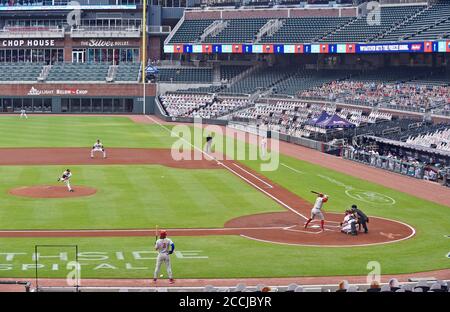 Atlanta, États-Unis. 22 août 2020 : les Philadelphia Phillies prennent les Atlanta Braves dans un stade vide pendant le premier repas d'un match MLB au Truist Park à Atlanta, GA. Austin McAfee/CSM Credit: CAL Sport Media/Alay Live News Banque D'Images