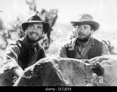 HUMPHREY BOGART et TIM HOLT dans LE TRÉSOR DE LA SIERRA MADRE 1948 réalisateur / scénario JOHN HUSTON roman B. Traven Warner Bros. Banque D'Images