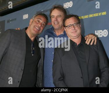 LOS ANGELES - 27 JUIN: Brad Garrett, Kevin Nealon, Bob Saget au Robin Williams: Come Inside My Mind HBO première projection au TCL Chinese Theatre 6 le 27 juin 2018 à Los Angeles, CA Banque D'Images