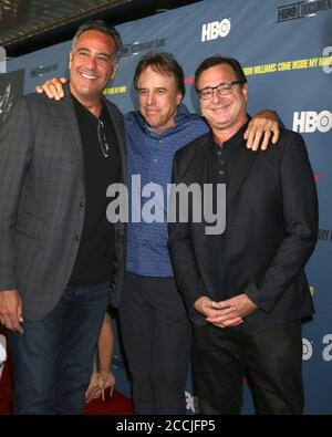 LOS ANGELES - 27 JUIN: Brad Garrett, Kevin Nealon, Bob Saget au Robin Williams: Come Inside My Mind HBO première projection au TCL Chinese Theatre 6 le 27 juin 2018 à Los Angeles, CA Banque D'Images