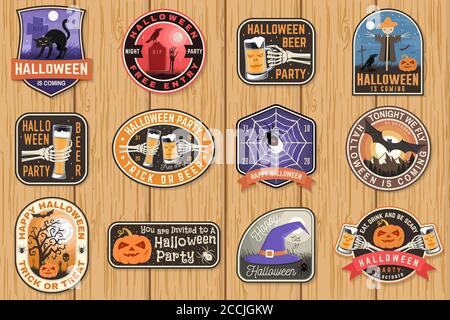 Patchs pour Halloween. Badge rétro Halloween, épingle. Autocollant pour logo, imprimé, sceau, timbre, patch. Scarecrow avec corbeau, citrouille, main squelette, cimetière, verre de bière magique Typographie design- vecteur de stock Illustration de Vecteur