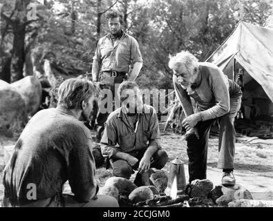 BRUCE BENNETT TIM HOLT HUMPHREY BOGART et WALTER HUSTON dans LE TRÉSOR DE LA SIERRA MADRE 1948 réalisateur / scénario JOHN HUSTON roman B. Traven Warner Bros. Banque D'Images