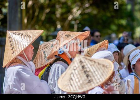 Koya, préfecture de Wakayama / Japon - 29 avril 2018 : pèlerins bouddhistes visitant le complexe des temples bouddhistes de Danjo Garan, Koyasan, Japon, UNESCO World Her Banque D'Images